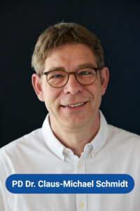 Foto eines der behandelnden Ärzte, er lächelt freundlich und zugewandt.